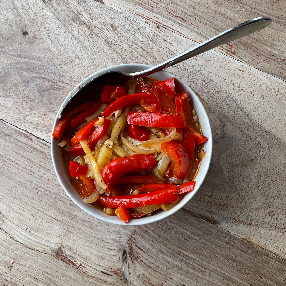 Skrei met paprika en courgette uit de&nbsp;oven